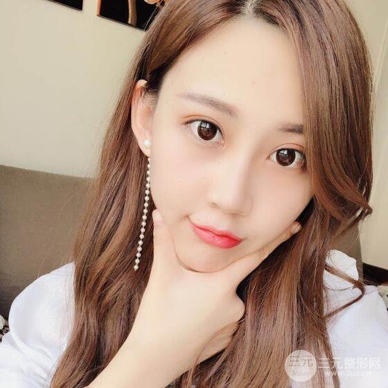 割雙眼皮兩個(gè)月是啥樣，妹子公開(kāi)恢復(fù)記錄