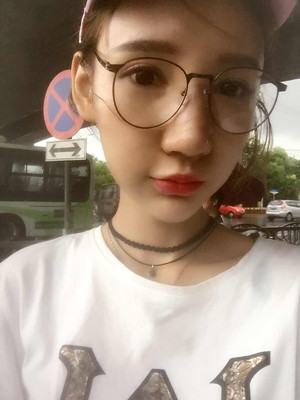 隆鼻整形做完之后人也美了 軍美顏玲做的