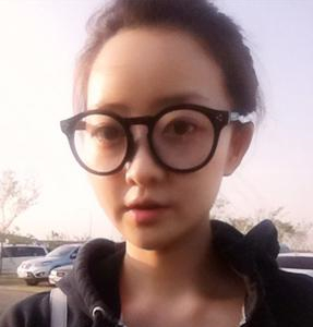 做了v－line瓜子臉手術(shù)八個月了，果很好，看看前后對比照片吧~