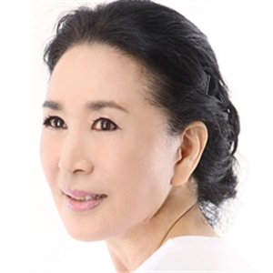 做面部拉皮除皺手術(shù)半年多了，看看我的恢復過程照片吧，果不錯~