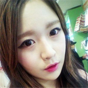 分享我改臉型+硅膠隆鼻手術(shù)前后對比果照片，伊萊美李湘源做的~