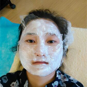 真人記錄了彩光嫩膚前后過程，果真的還不錯