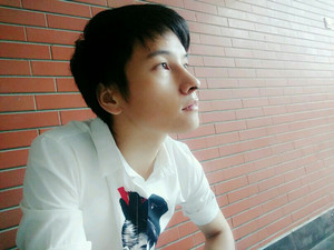 記錄了隆鼻整形（膨體隆鼻+鼻翼縮?。┦中g(shù)前后的過程，還有對比照片哦