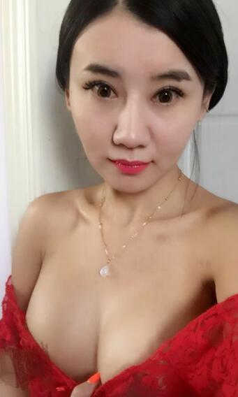 假體隆胸果自然嗎 假體隆胸親身經(jīng)歷