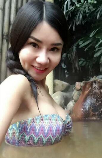 假體隆胸果自然嗎 假體隆胸親身經(jīng)歷