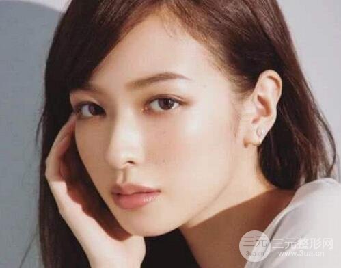 上海自體耳軟骨隆鼻價(jià)格多少錢？能保持多久？