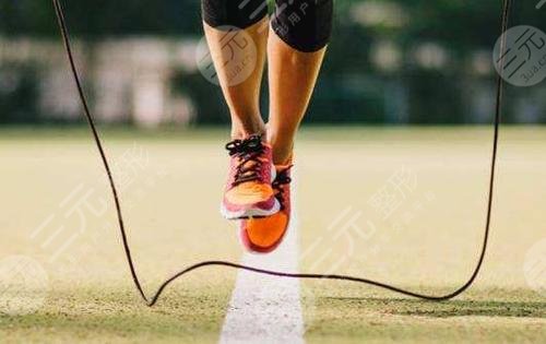 跳繩減肥的正確方法一天跳多少能GET果