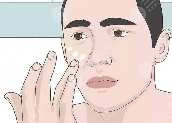 　　男士怎么保養(yǎng)皮膚變白細嫩?隨著時代的發(fā)展，有很多小伙伴們都有熬夜的習慣，當然也有部分工種需要大家去熬夜，但是熬夜畢竟是比較傷身體的，比較的外在體現(xiàn)就是皮膚變差，其實男士和女士除了部分資質的不同以外，大多數(shù)情況都是相同的，那么對于男士朋友們來說應該怎樣去護膚呢?下面是小編根據(jù)許多求美者介紹的且有用的男士護膚方法大全，大家一起來看一下吧!  　　一、男士怎么保養(yǎng)皮膚變白細嫩?  　　1、注射  　　是目前比較受歡迎的注射類皮膚美容的方法，將材料注射到層位置，緩解之后日服會有一定的水潤和光亮的作用，能夠達到補水保濕、除皺、收縮毛孔的果。  　　2、光子嫩膚  　　光子嫩膚是目前高科技的美容整形項目之一，主要采用的是特定的彩光器械，也就是專用于做光子嫩膚的激光，可以穿透皮膚層分解黑色素，擊碎色素斑點，除此之外光子嫩膚還可以刺激膠原蛋白的增生來達到一定程度上的美白嫩膚果。  　　3、冷光美白  　　冷光美白的主要流程主要是將特制的冷凍液涂在需要美白的皮膚位置上面，再利用專業(yè)的技術設備進行照射，利用光化學作用，能夠將黑色素分解隨著新陳代謝排泄出來，整個流程下來，可以讓皮膚變得美白和干凈，除此之外還擁有一定的淡化皺紋和松弛皮膚的作用。  　　4、清潔工作要做好  　　除了以上幾種技術手段以外，在清潔上面，不管是男士或是女士，都要保持好干凈衛(wèi)生，在適當?shù)那闆r下涂抹爽膚水或者是保膚乳都能夠起到讓皮膚清潔和保濕的作用。  　　5、補水  　　如果皮膚比較干燥缺水的話，其實也會在一定程度上影響到整體美觀，補水工作做好就能擁有水潤的肌膚。  　　二、男性油性皮膚怎么改良?  　　男性通常都有油性皮膚的困擾，油性皮膚主要的征兆就是出油多，毛孔粗大等，所以可以通過調整飲食習慣，加強清潔工作等方法來改良。  　　1、果酸換膚，也是目前美容項目之一，只要通過專業(yè)的果酸換膚方式，在肌膚表面涂抹濃度較高的酸，去除面部的老化角質層，抑制皮脂腺的分泌，在一定程度上是可以改良油性皮膚的，也是眾多油性皮膚改良叫有果的技術手段之一。  　　2、飲食習慣，油性皮膚多是內分泌失調引起的，所以在飲食上面就要避免吃高油高脂的食物，例如奶油，肥肉等都不能過多的食物，多吃維生素C等食物，可以有的改良油性皮膚。  　　三、皮膚美容的技術手段有哪些?  　　1、日常美容  　　主要指的是通過護膚品日常的補水等工作來維持皮膚美容，包括了在引用上面多喝維生素C的飲品，以及水楊酸外用維維生素等都可以運用到護膚品和化妝品中，在一定程度上可以護膚，對于皮膚美容上面有著較好的果。  　　2、化學美容  　　主要指的就是果酸等材料液體對皮膚進行深層次的處理和清潔，美容項目中，中等，的脫皮技術手法，有著較好的美容果，但也有一定的缺點，如果緩解之后，護膚不當容易造成皮膚損傷，色素沉著的副作用，所以這項技術手段，雖然好但是對于求美者自身的護理工作有較高的要求。  　　3、技術美容  　　皮膚美容的技術手段其實包括了很多種，包括了微晶磨皮光子嫩膚激光美容等多個方法，都是通過專業(yè)的醫(yī)療器械設備對皮膚進行一定的緩解來達到良好的良好服變美，去除皮膚瑕疵問題的整形技術手段之一，但需要注意的是，器械設備需要由正規(guī)的醫(yī)生來操作，這樣才能達到好的皮膚美容果。