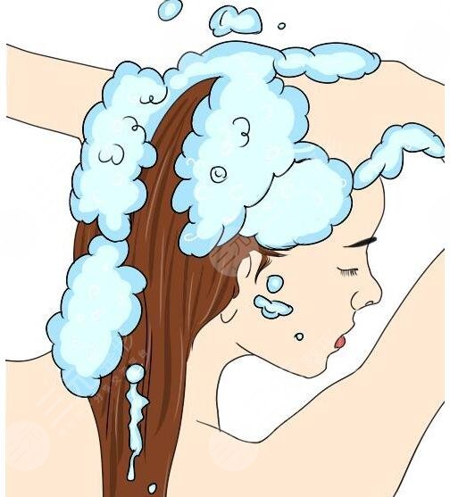 頻繁洗頭會(huì)導(dǎo)致脫發(fā)嗎?