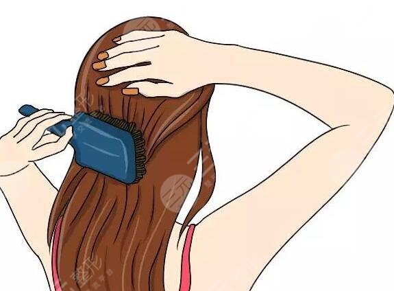 頻繁洗頭會(huì)導(dǎo)致脫發(fā)嗎?