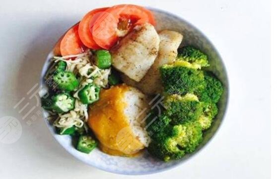 不吃晚飯減肥法容易反彈嗎？如何科學(xué)搭配減肥食譜？