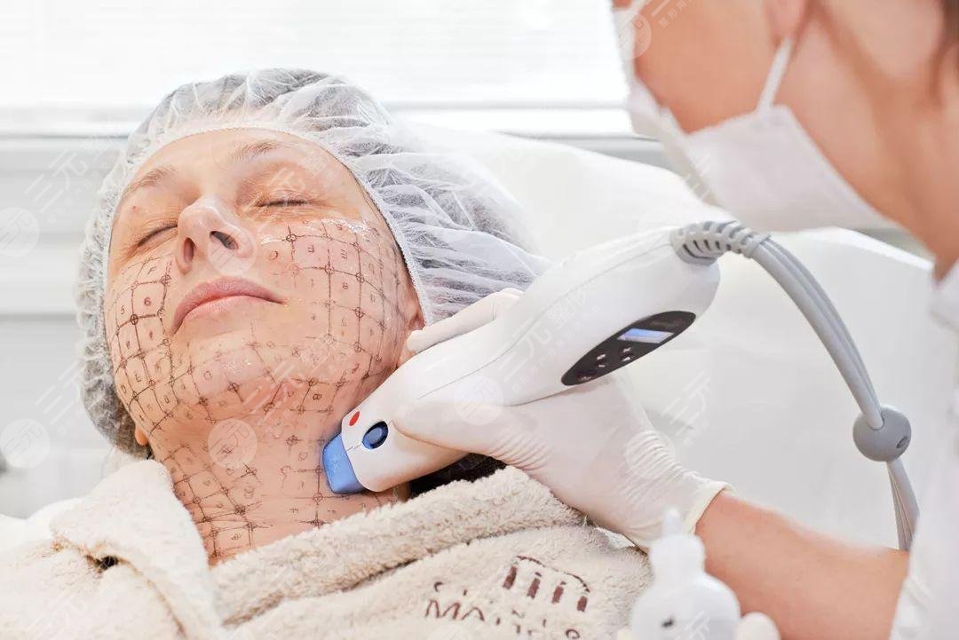 下頜線模糊適合超聲刀還是熱瑪吉？