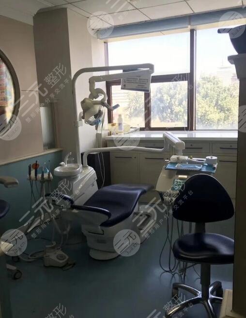 武漢大學(xué)口腔醫(yī)院種植牙多少錢(qián)一顆?